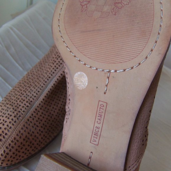 Vince Camuto Tan Perforated Leather Booties sz 7.5 - Picture 12 of 14